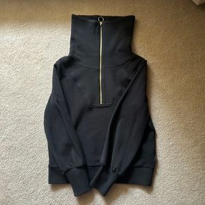 Varley Vine Sz Small black & gold Qr. Zip